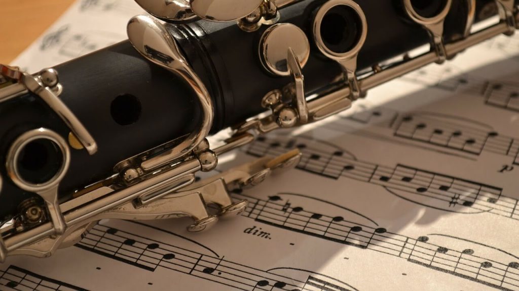 آلات موسيقية - الكلارينيت أو اليراعة